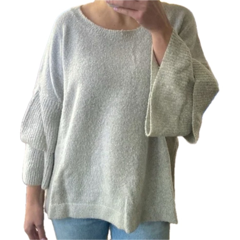 FRENCH CONNECTION Super Soft FUZZY GRAY SWEATER Bell Ruffle Sleeve 7% WOOL sz XS
